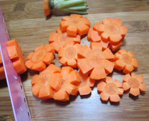 cà rốt tỉa hoa